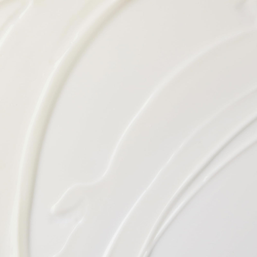 Tatcha Luminous Deep Hydration Eye Serum empaque elegante para viaje.