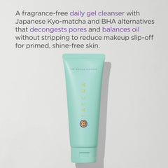 Tatcha Matcha Cleanse masaje húmedo para despertar la piel.
