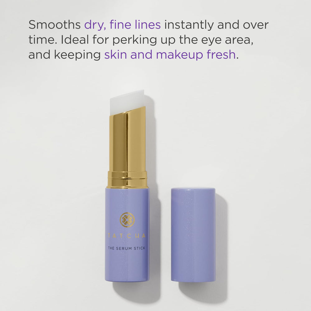 Tatcha The Serum Stick ofrece hidratación instantánea para un aspecto fresco.