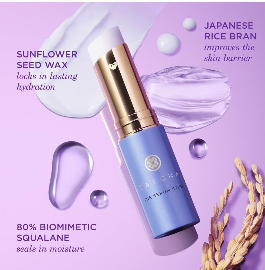 Tatcha The Serum Stick ilumina la piel con brillo natural.