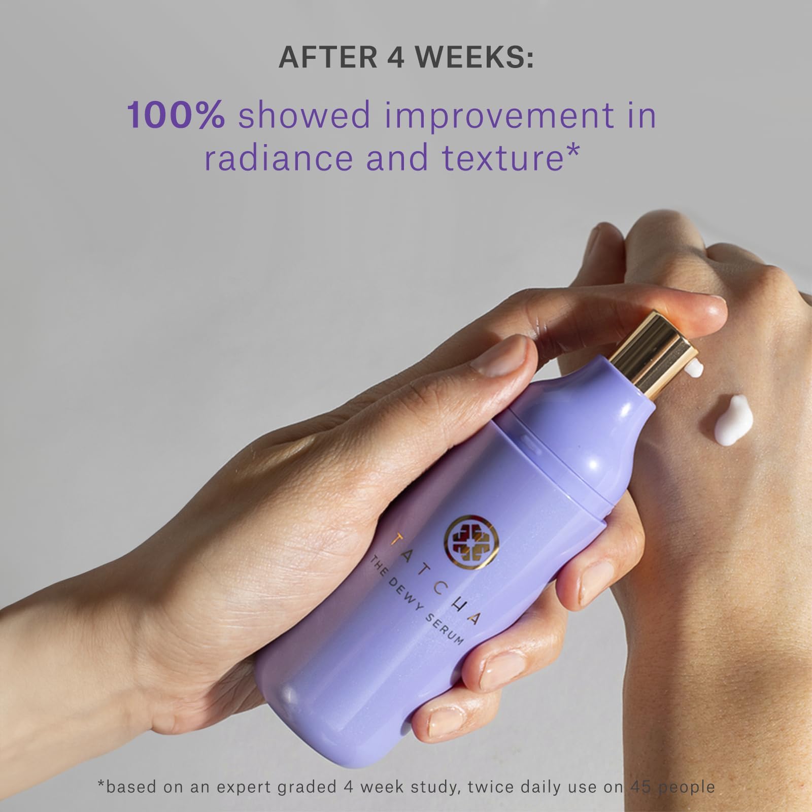 Texture lissante révélée par le sérum, peau satinée et douce.