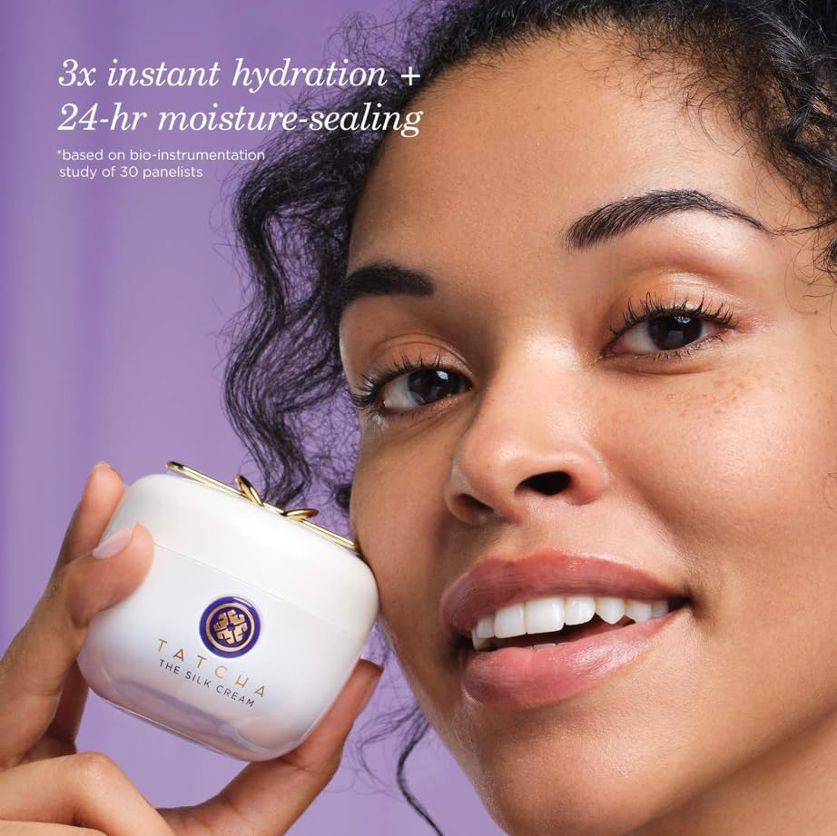 TATCHA Silk Cream con extracto de perla Akoya para firmeza visual.
