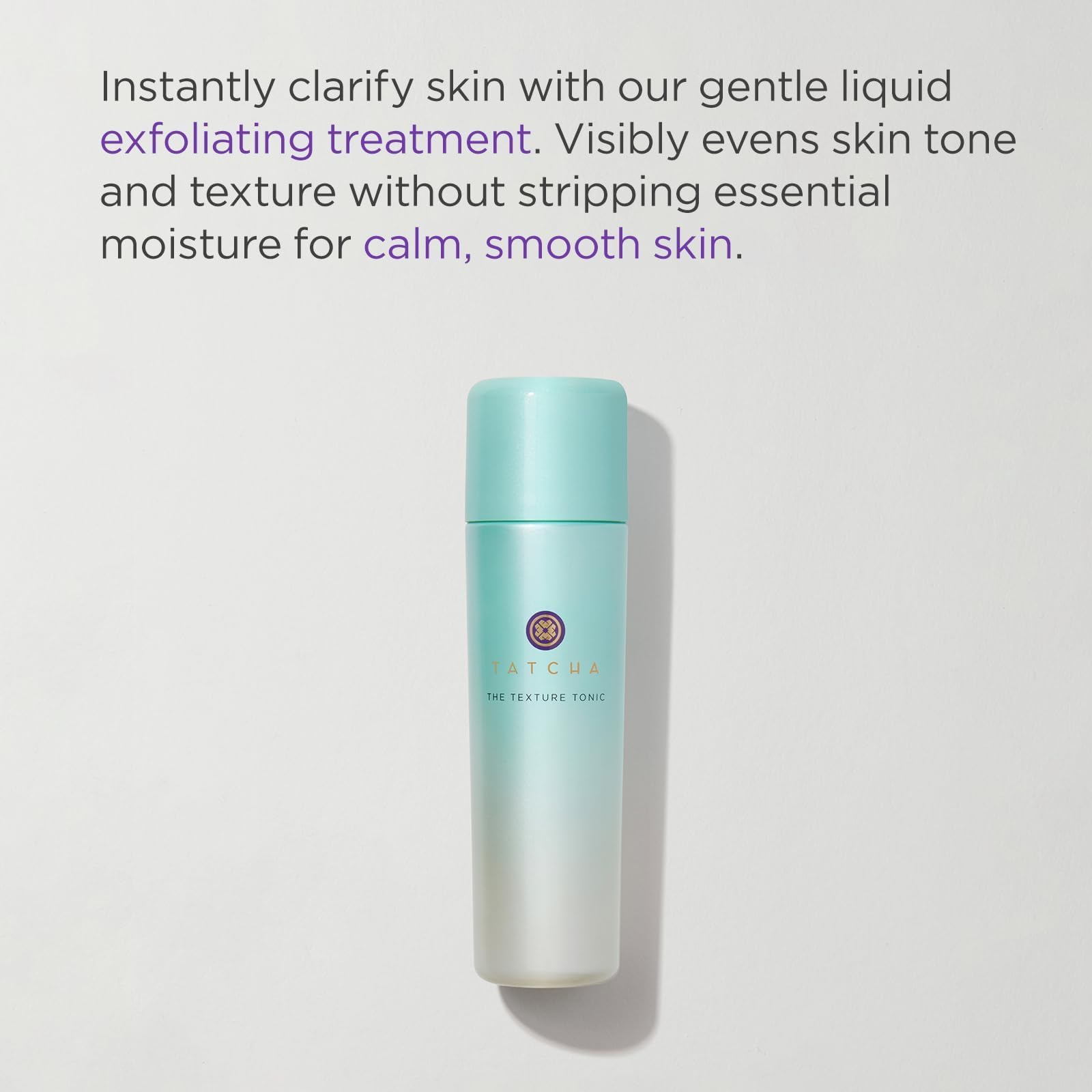 Tatcha Texture Tonic con disco de algodón para tonificar con eficacia.