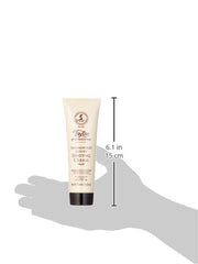 Taylor of Old Bond Street crema de afeitar sándalo, tubo en mano, experiencia clásica.