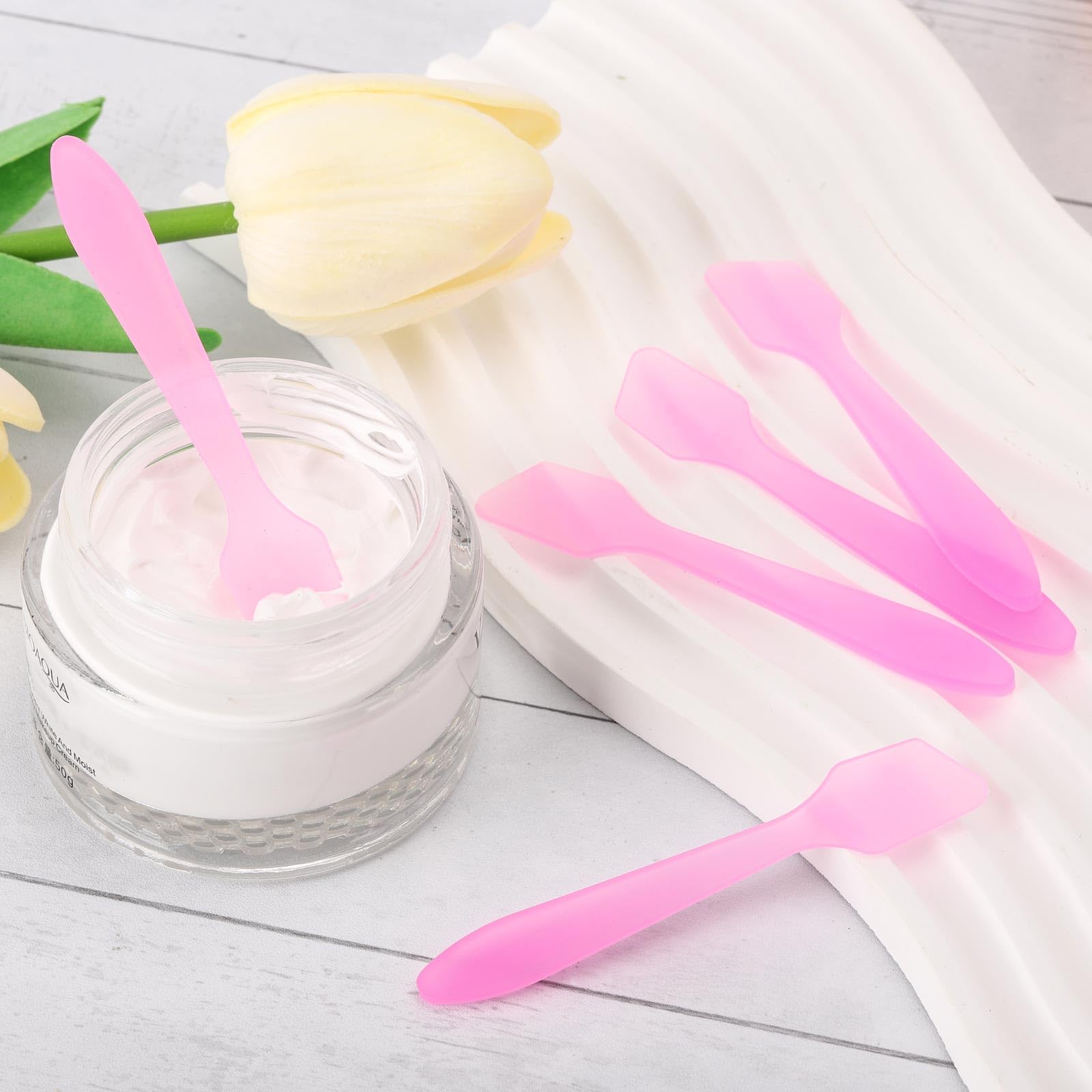 Espatula rosa para cremas faciales, ideal para uso diario