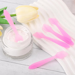 Espatula rosa para cremas faciales, ideal para uso diario