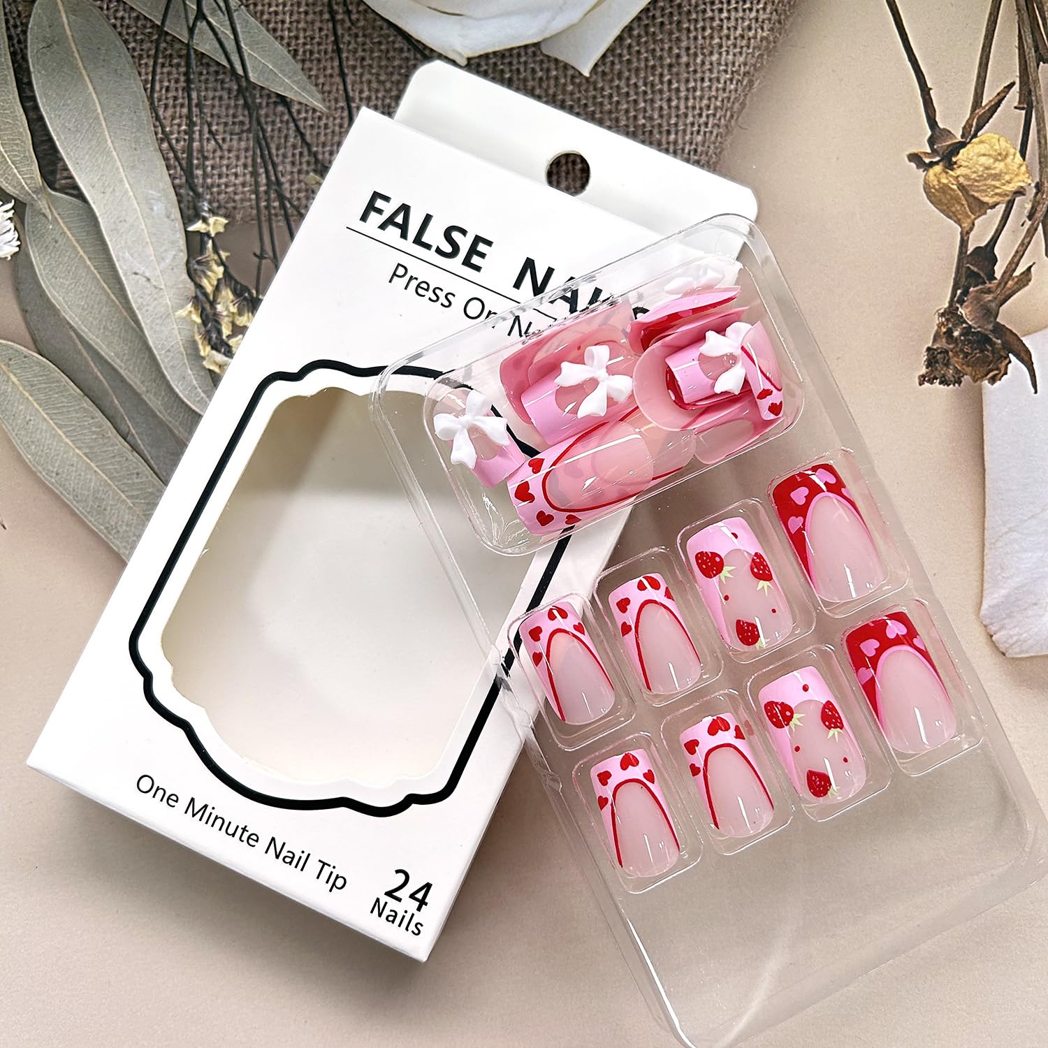 Regalo perfecto de TBRZTR con uñas de fresa para ocasiones especiales.
