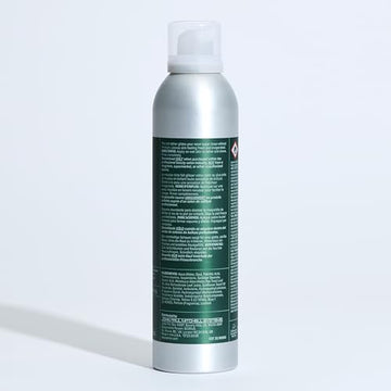 Tea Tree Shave Gel aroma revitalizante para una sensación fresca post-afeitado.