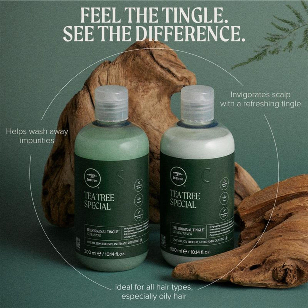 Tea Tree Special Shampoo mousse nettoyante sur cheveux propres et vivifiés.