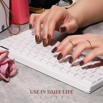 Teenitor fine and chunky glitter nails offer versatile styling options