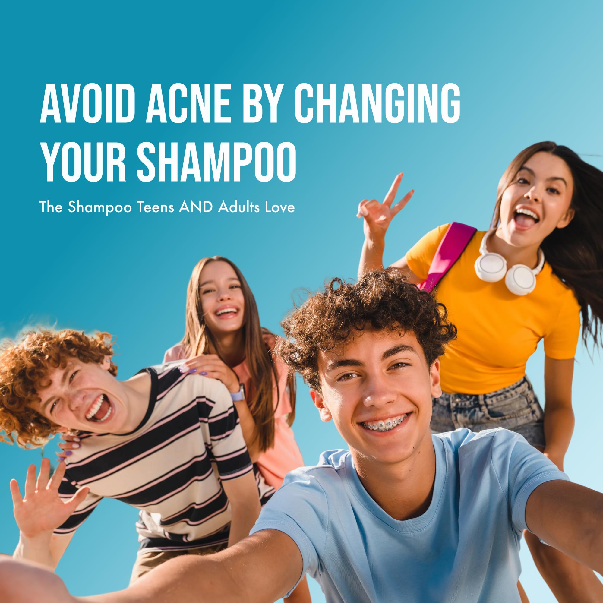 Teenology Teen Shampoo en manos: aplicación suave y aroma mentolado para empezar el día.