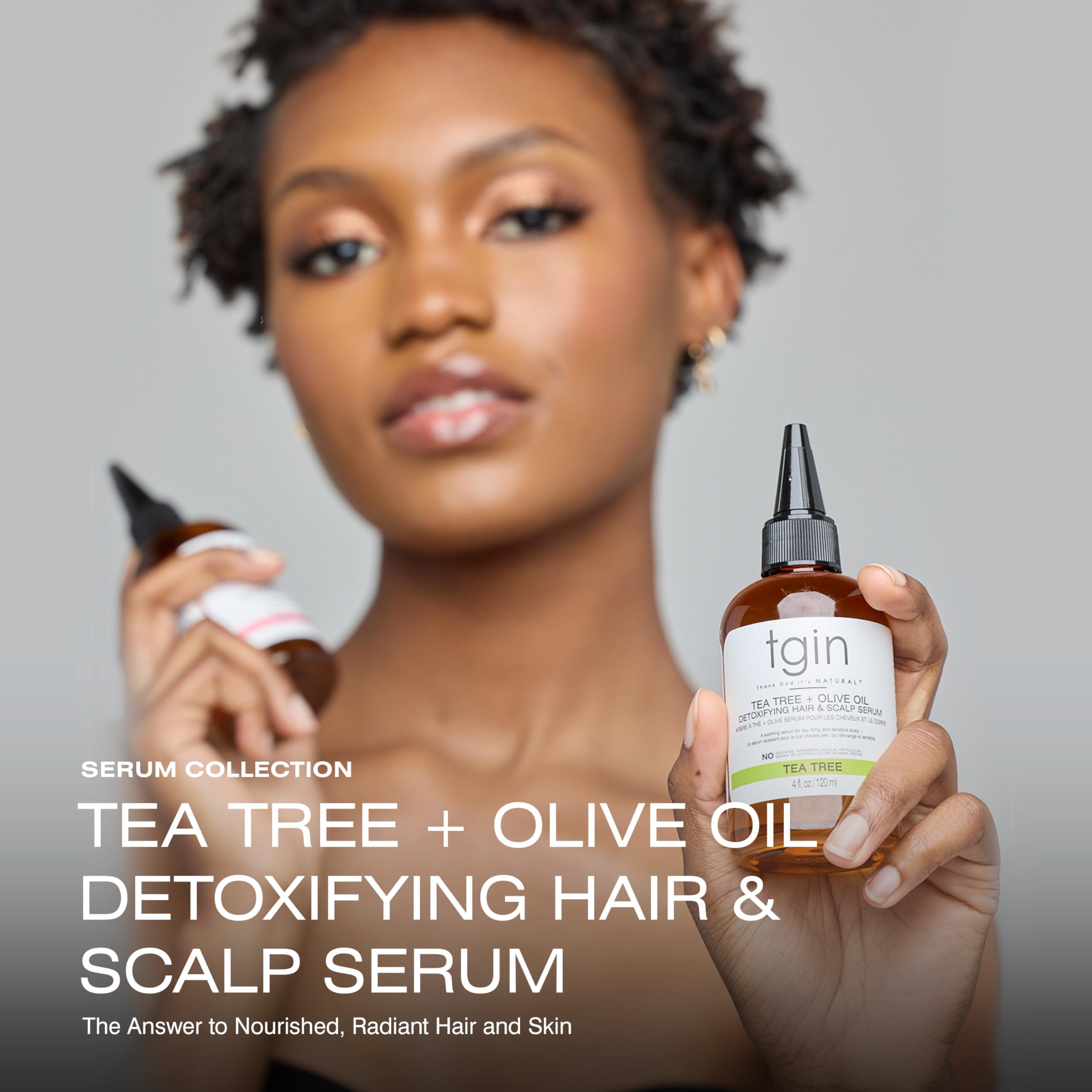 Aplicación del serum tgin en las manos mostrando textura cremosa para hidratación de la piel.