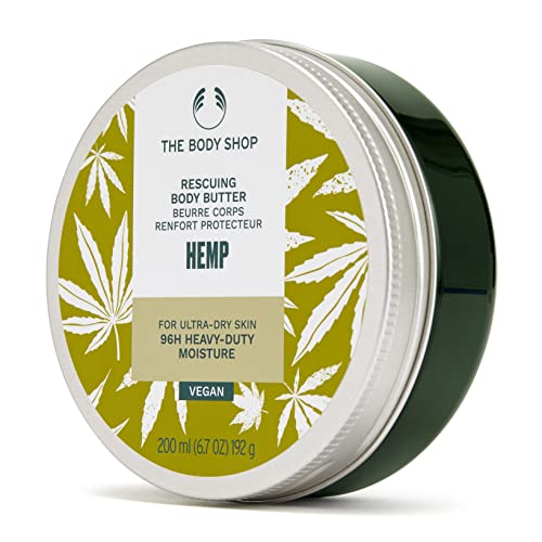 Brillo natural al aplicar The Body Shop Hemp Body Moisturizer en la piel