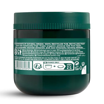The Body Shop Almond Milk Body Yogurt durante la aplicación en la piel, sensación suave y sin pegajosidad.