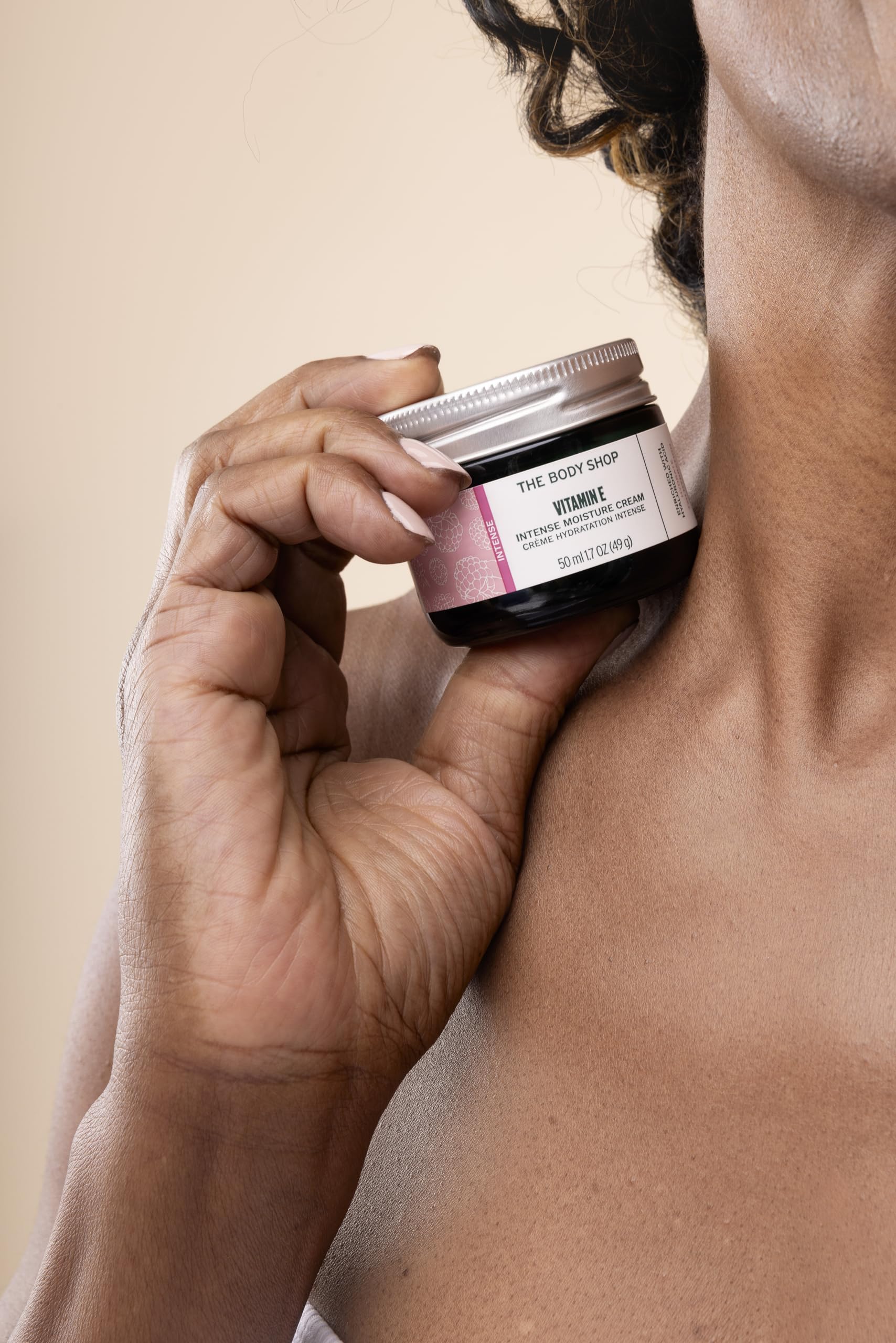 Hidratación de hasta 72 horas con Vitamin E Intense Moisturizer.