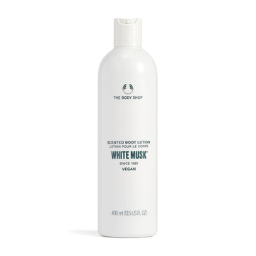 La loción White Musk de The Body Shop en botella para hidratación diaria