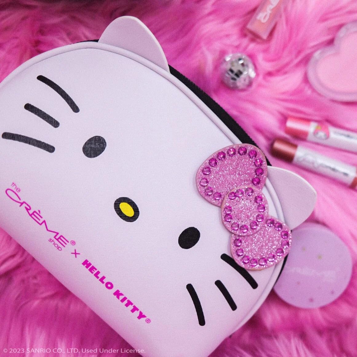 The Crème Shop Hello Kitty Pouch Y2K, edición limitada, regalo perfecto para fan de Hello Kitty.