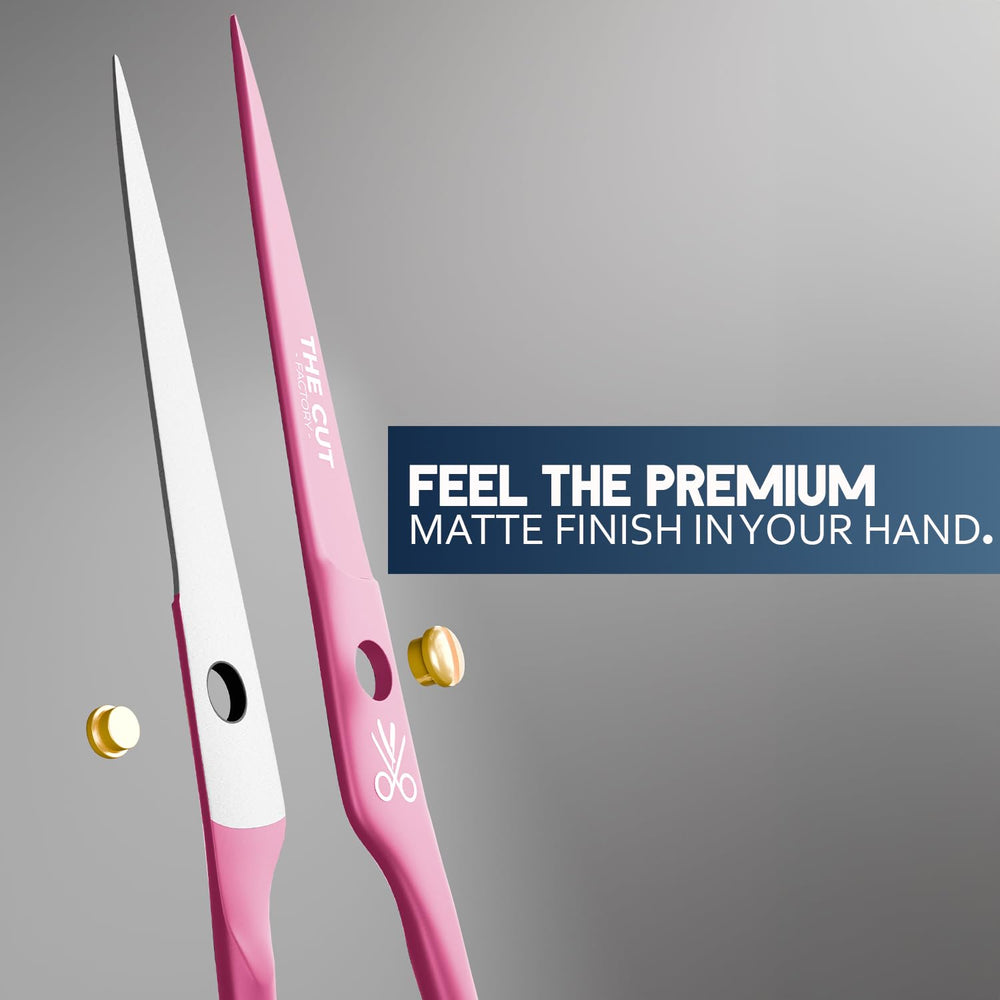THE CUT FACTORY tijeras rosadas, mango ergonómico para mayor comodidad durante cortes.
