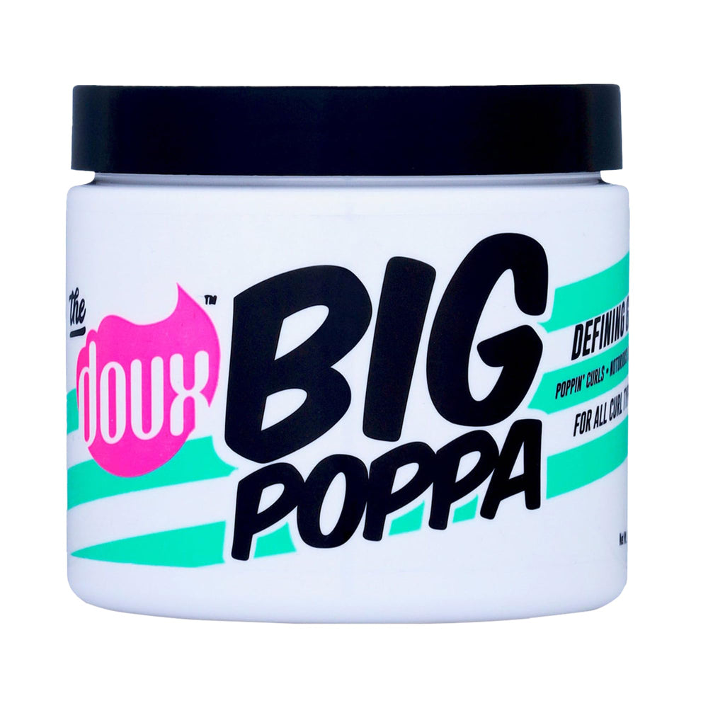 Definición de rizos con The Doux Big Poppa para brillo y suavidad.