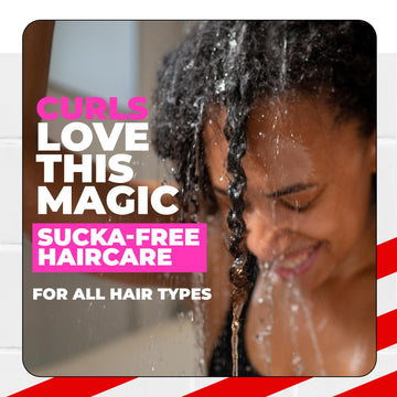 Textura rizada suave del The Doux ONE LOVE Co-Wash que reduce frizz y aporta brillo.