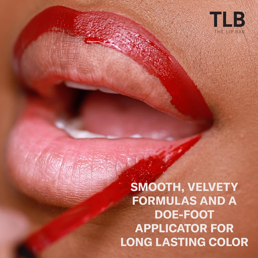 The Lip Bar muestras de color, tonos vibrantes para combinar con cualquier look.
