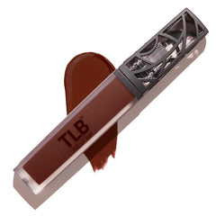 The Lip Bar Savage pintalabios líquido, envase elegante para uso diario.