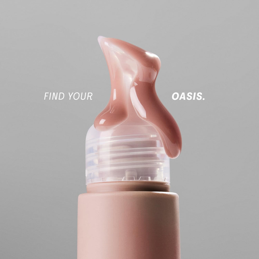 The Outset Lip Oasis tecnología MaxiLip para contorno progresivo.