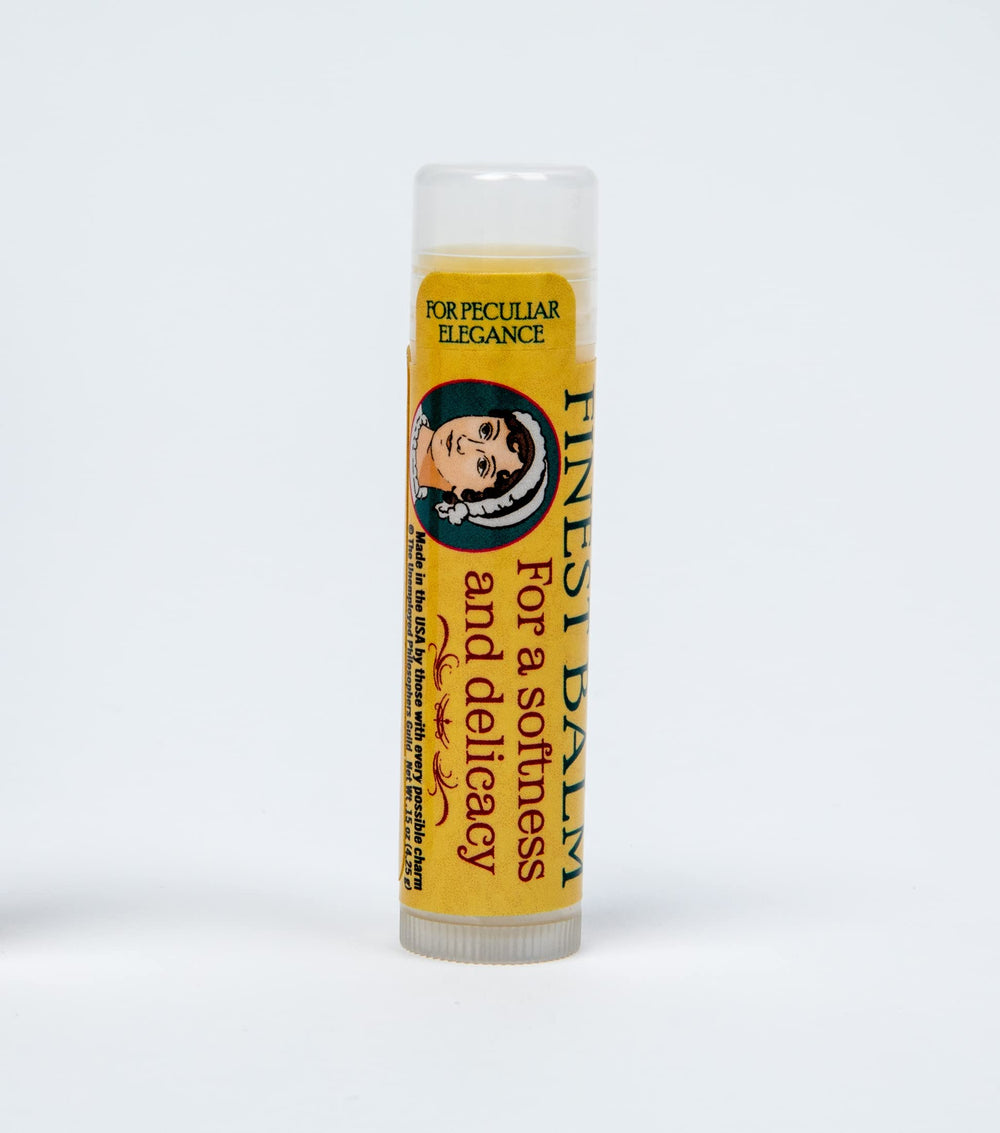 Balsamo labial mentolado para spa en casa con mentas descriptivas.