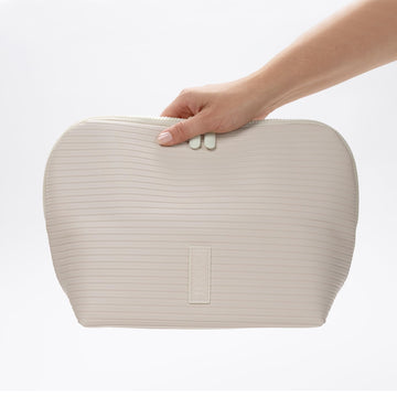 THE VERTI uso-multifuncional-shell perfecto para maquillaje, cuidado de la piel y artículos de viaje.