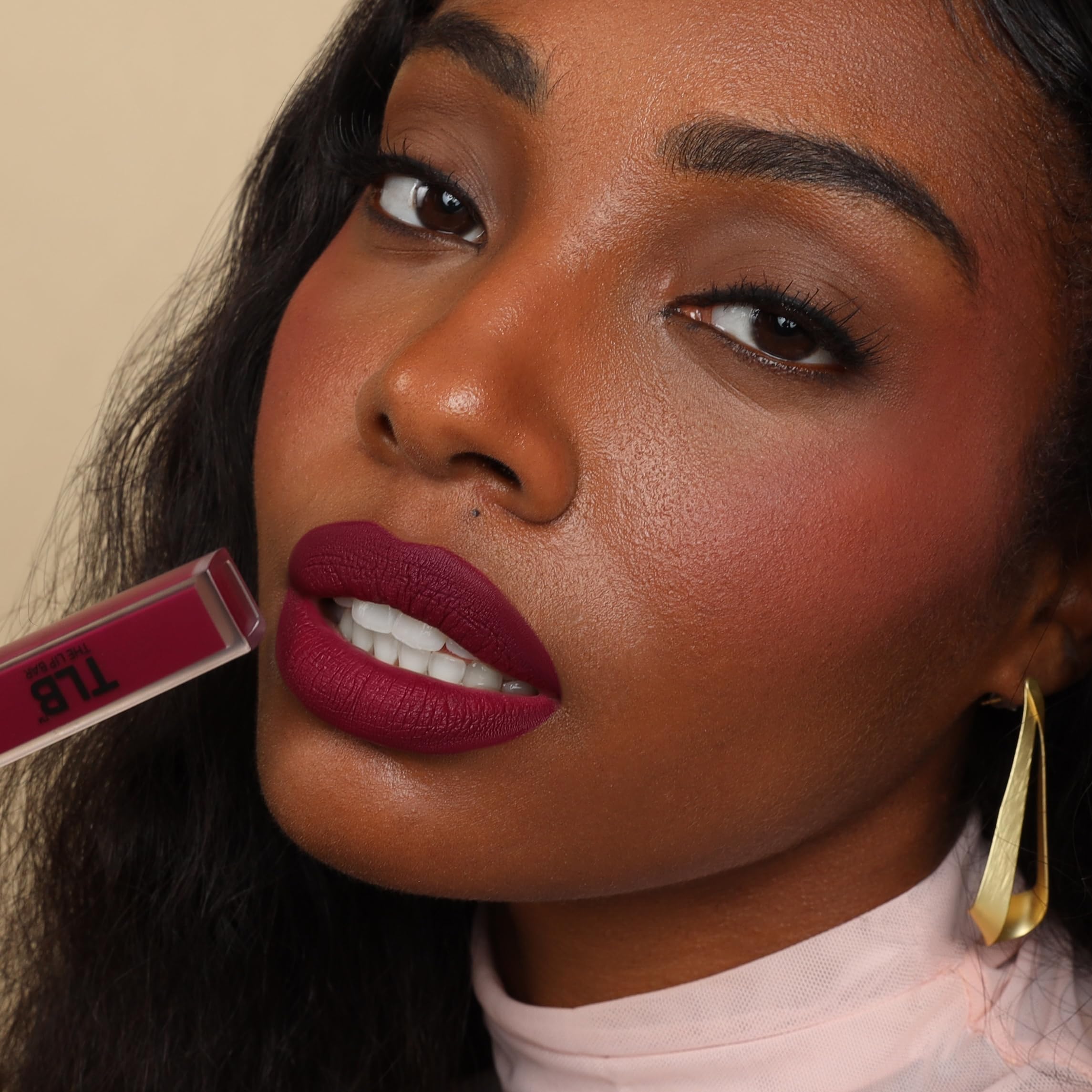 Acabado mate duradero sin resecar los labios con The Lip Bar