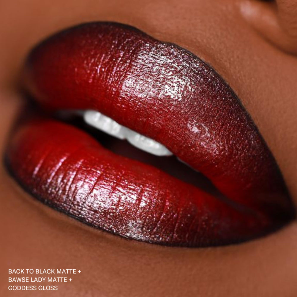 The Lip Bar Back to Black: uso diario cómodo y definido.