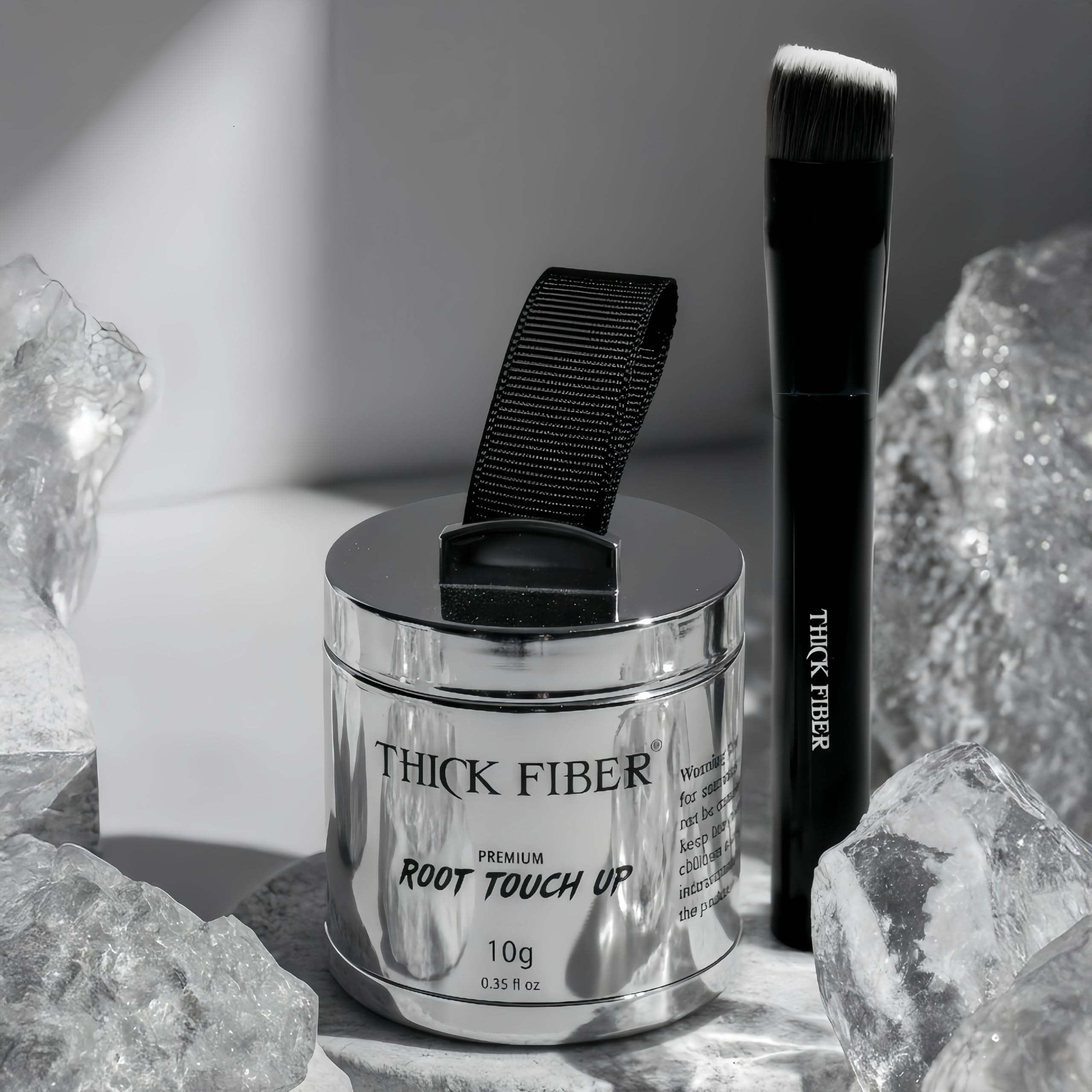 Fibres capillaires naturelles utilisées par Thick Fiber pour une couvrance légère.