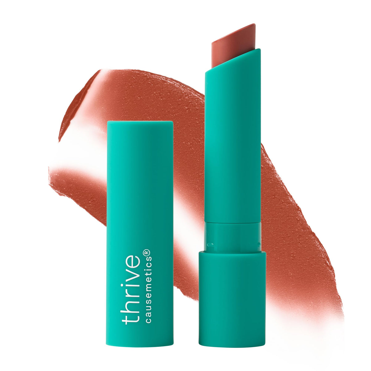 Thrive Causemetics bálsamo labial con difuminado suave en tono Chenoa para color natural.
