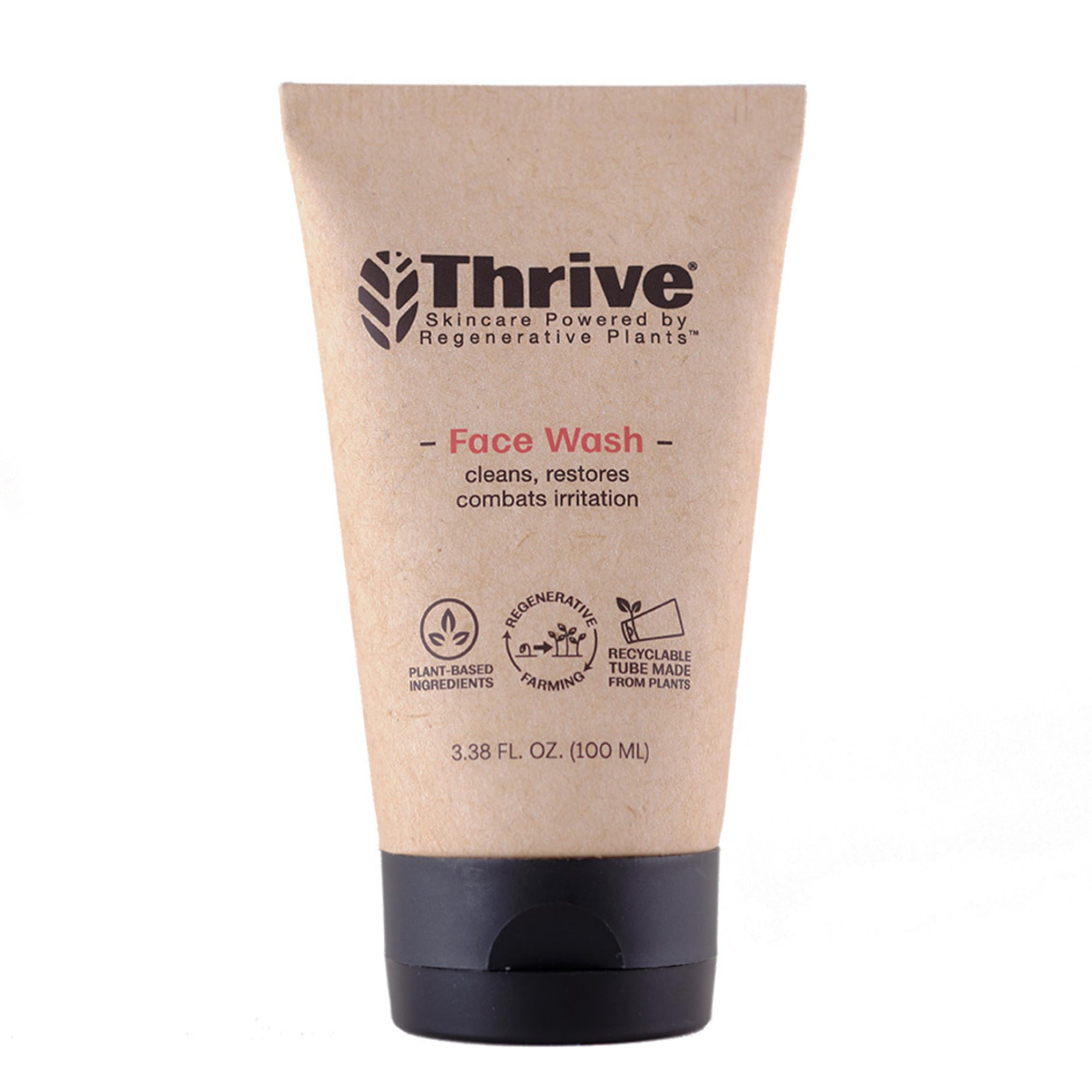 Thrive Natural Care limpiador facial gel diario en mano, purifica la piel sin resecar.