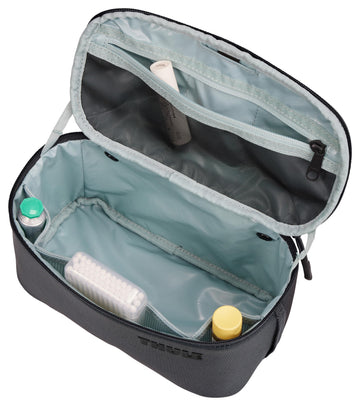 Bolsa Thule Subterra 2 apertura lateral para acceso cómodo.