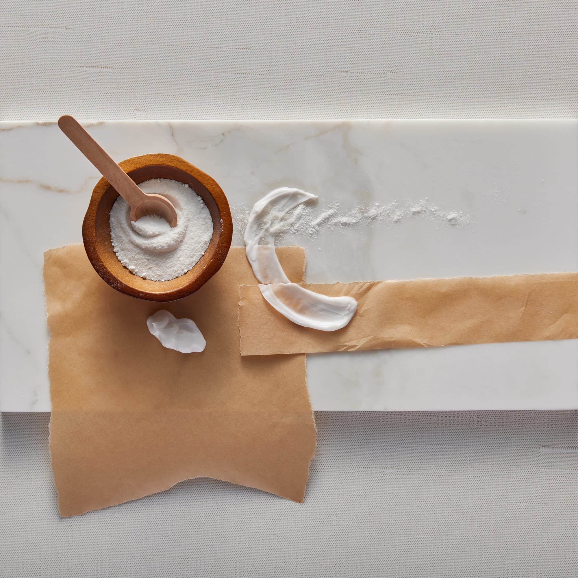 Thymes Magnolia Willow: ingredientes clave como karite y aloe para la piel.