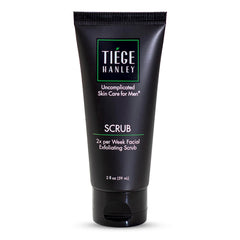 Tiege Hanley exfoliante facial para hombres con semillas de albaricoque para piel suave.