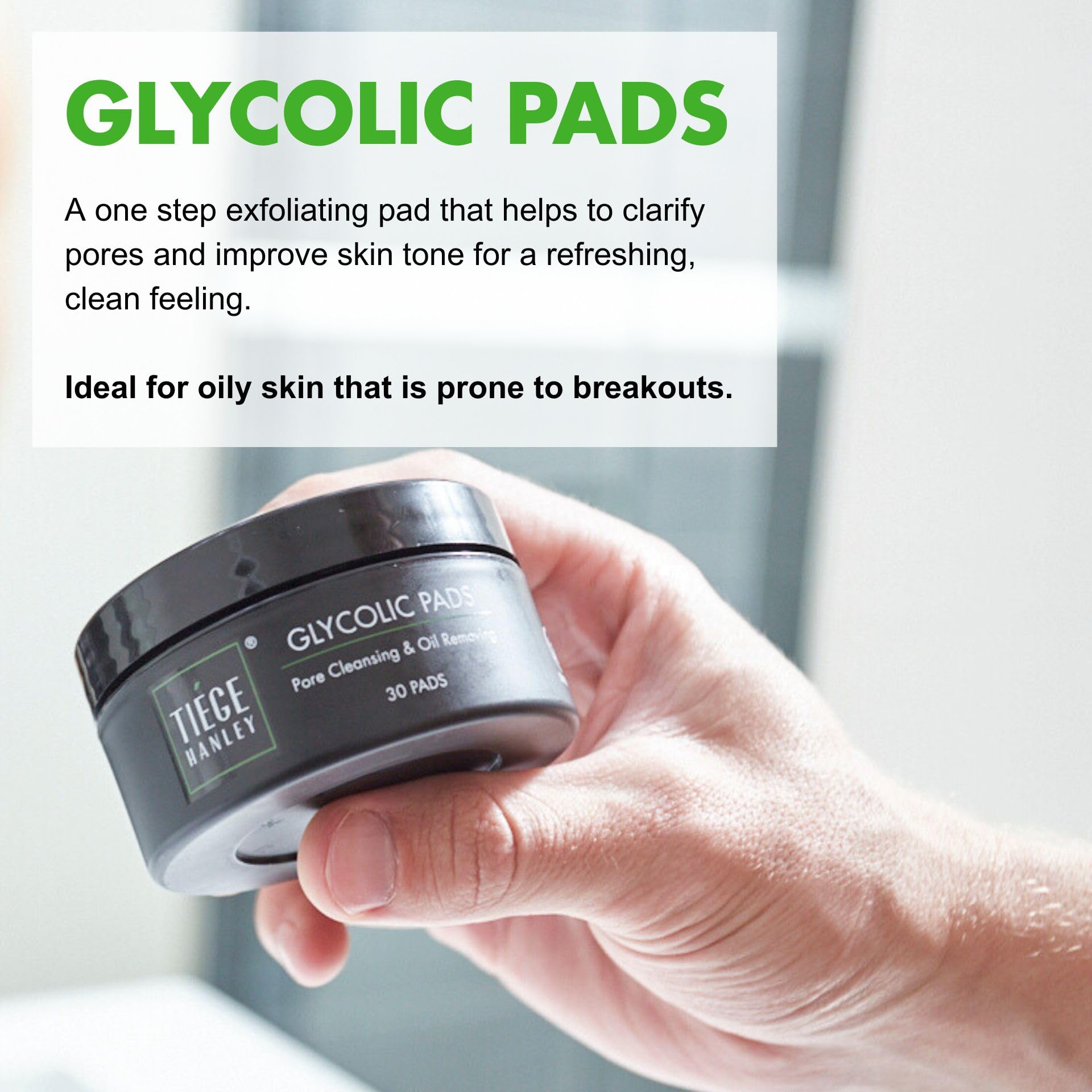 Tiege Hanley Glycolic Pads dentro de la caja para viaje o uso diario.