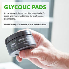 Tiege Hanley Glycolic Pads dentro de la caja para viaje o uso diario.