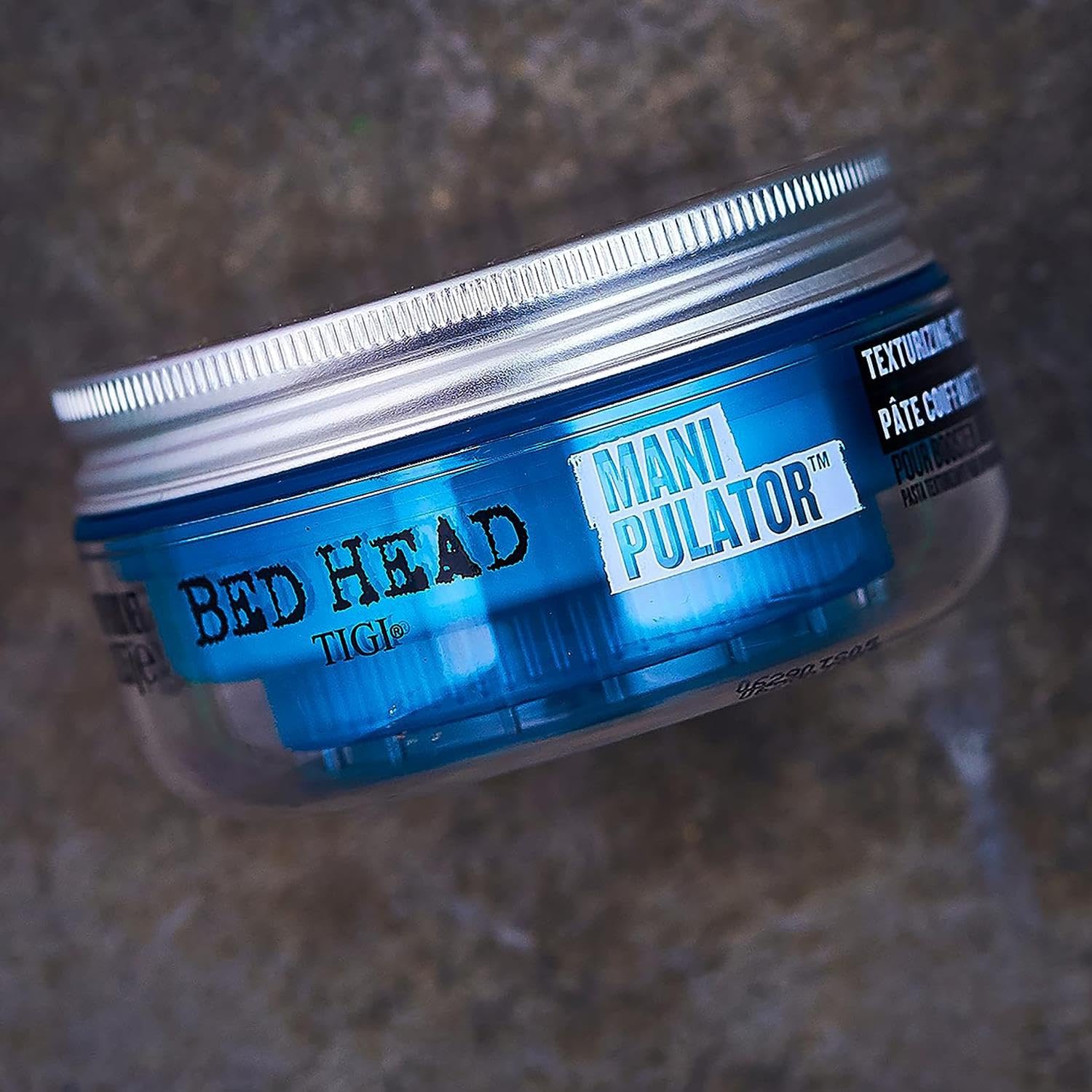 TIGI Bed Head Manipulador: fragancia Piña Colada para una experiencia agradable.