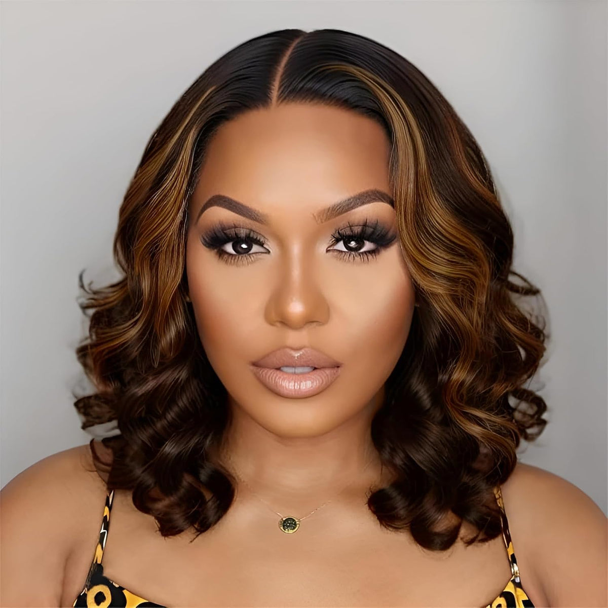 Peluca bob de Tinashe en frontal para un look natural diario