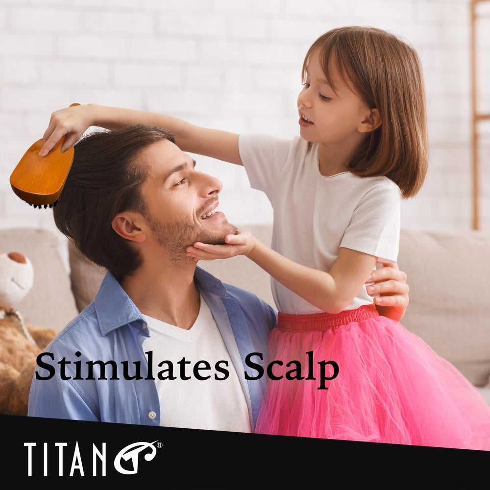 Titan Club Wave Brush diseño ergonómico para peinado suave