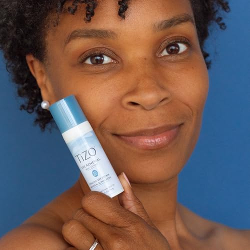 Protección UVA/UVB suave con TIZO Eye Renewal SPF20 en la zona ocular.