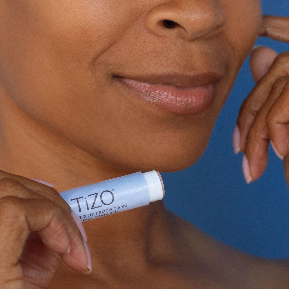 Lips stay protected and color-rich during outdoors with water resistance up to 80 minutes.