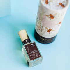 TOKYOMILK Miel y la Luna: notas dulces de miel y violetas para un perfume seductor.