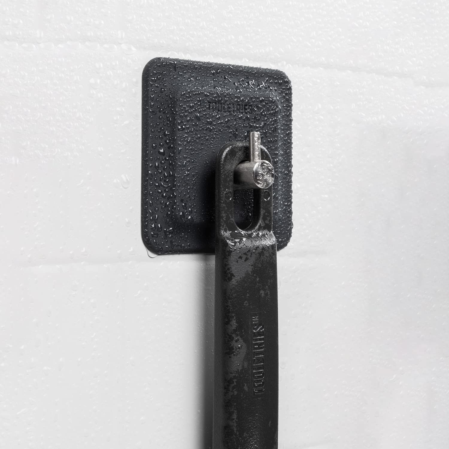 TOOLETRIES diseño ergonómico pensado para uso masculino cómodo.