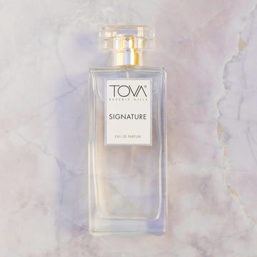 Tova Signature sándalo indio como base cálida y duradera