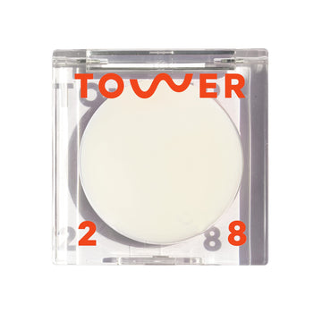 Tower 28 SuperDew resalte crema para un brillo suave.