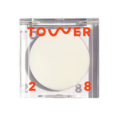 Tower 28 SuperDew resalte crema para un brillo suave.