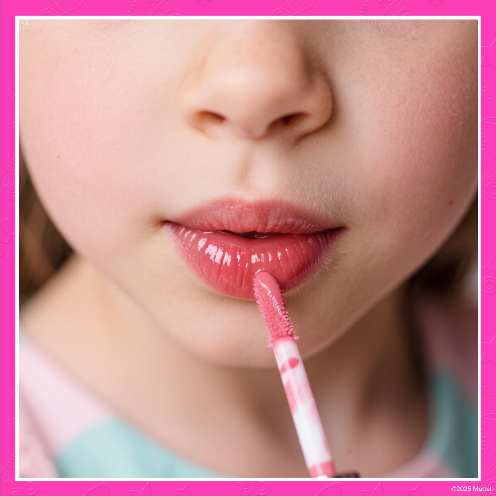 Townley Girl Barbie brillo labial aplicación fácil, retoques rápidos entre juegos.